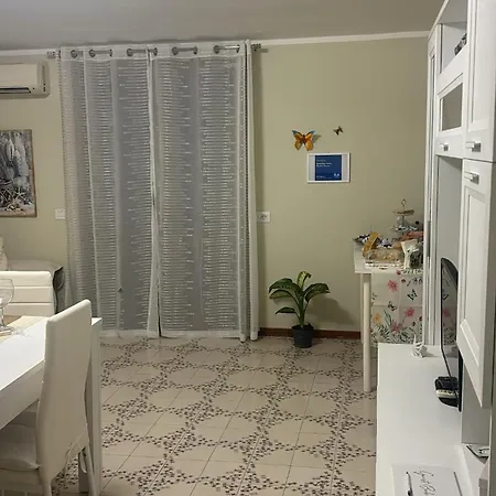 Apartment Giardini Naxos Butterflies Schiso